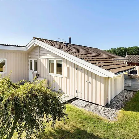 40558-juelsminde-pot-strandby-445 بيت للعطل *