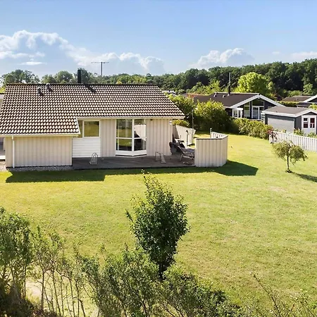 40558-juelsminde-pot-strandby-445 بيت للعطل